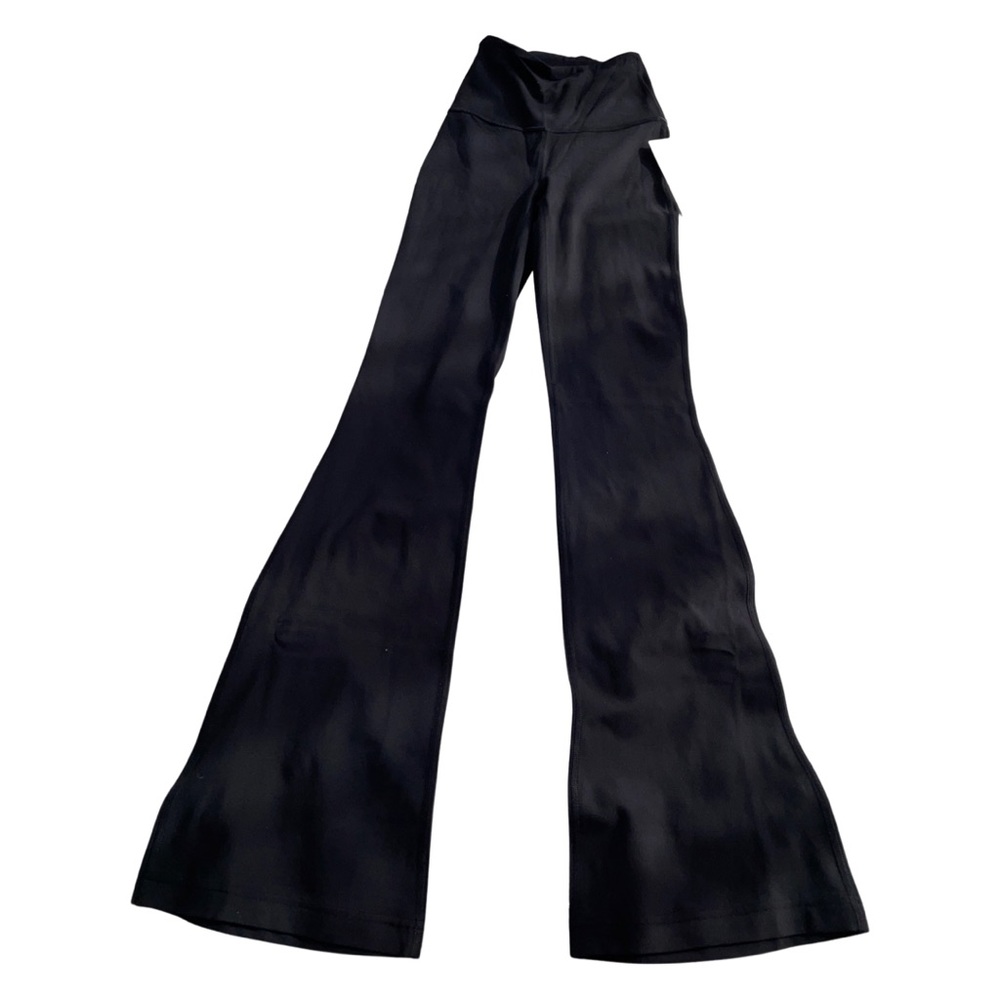 NWT LuLuLemon Groove Super-High-Rise Flared Pant Nulu in Black - Picture 4 of 8